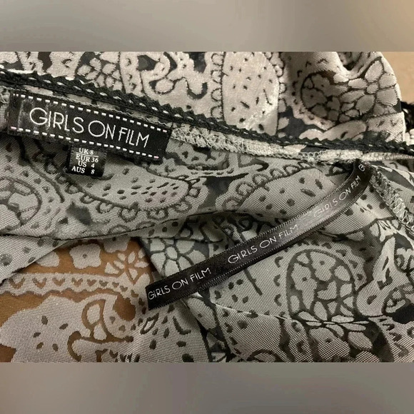 ASOS Girls On Film Black and Silver Kimono Size 4 - Picture 12 of 12